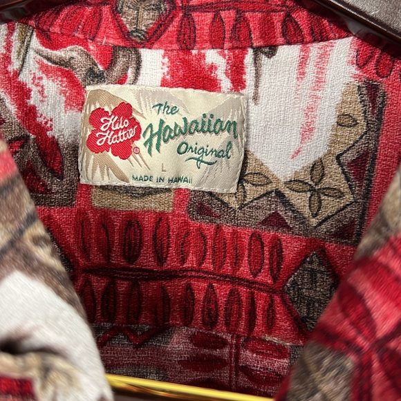 Hilo Hattie "Diamond Head" Aloha shirt in Red Made in Hawaii - size L - Picture 4 of 5